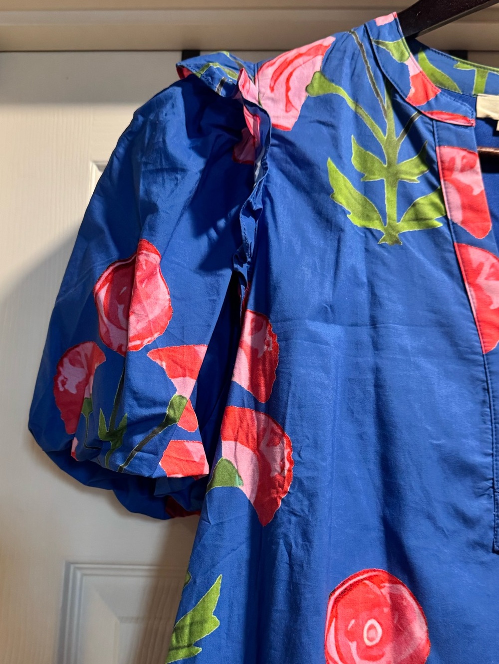 NWT Entro Blue Floral Puff-Sleeve Mini Dress Size Medium - Picture 2 of 6